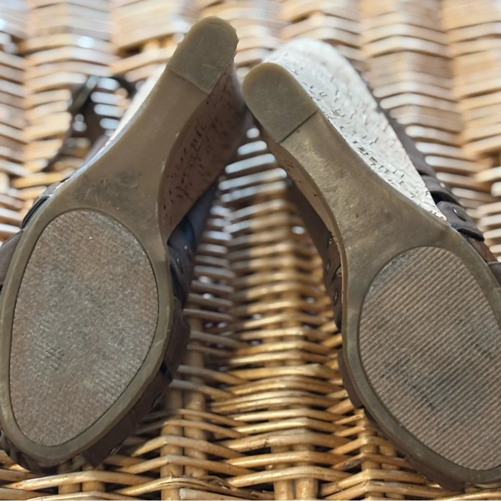 Steve Madden Brown Women's Cork Wedge Sandals size 6 - Picture 3 of 6